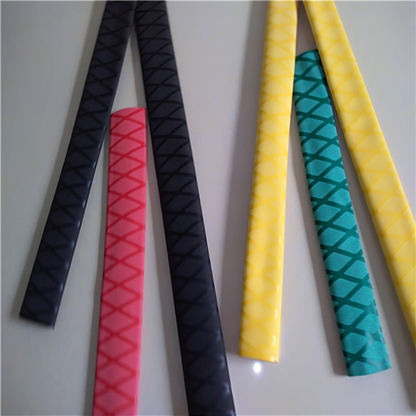 Baseball bat heat shrinkable non slip tube
